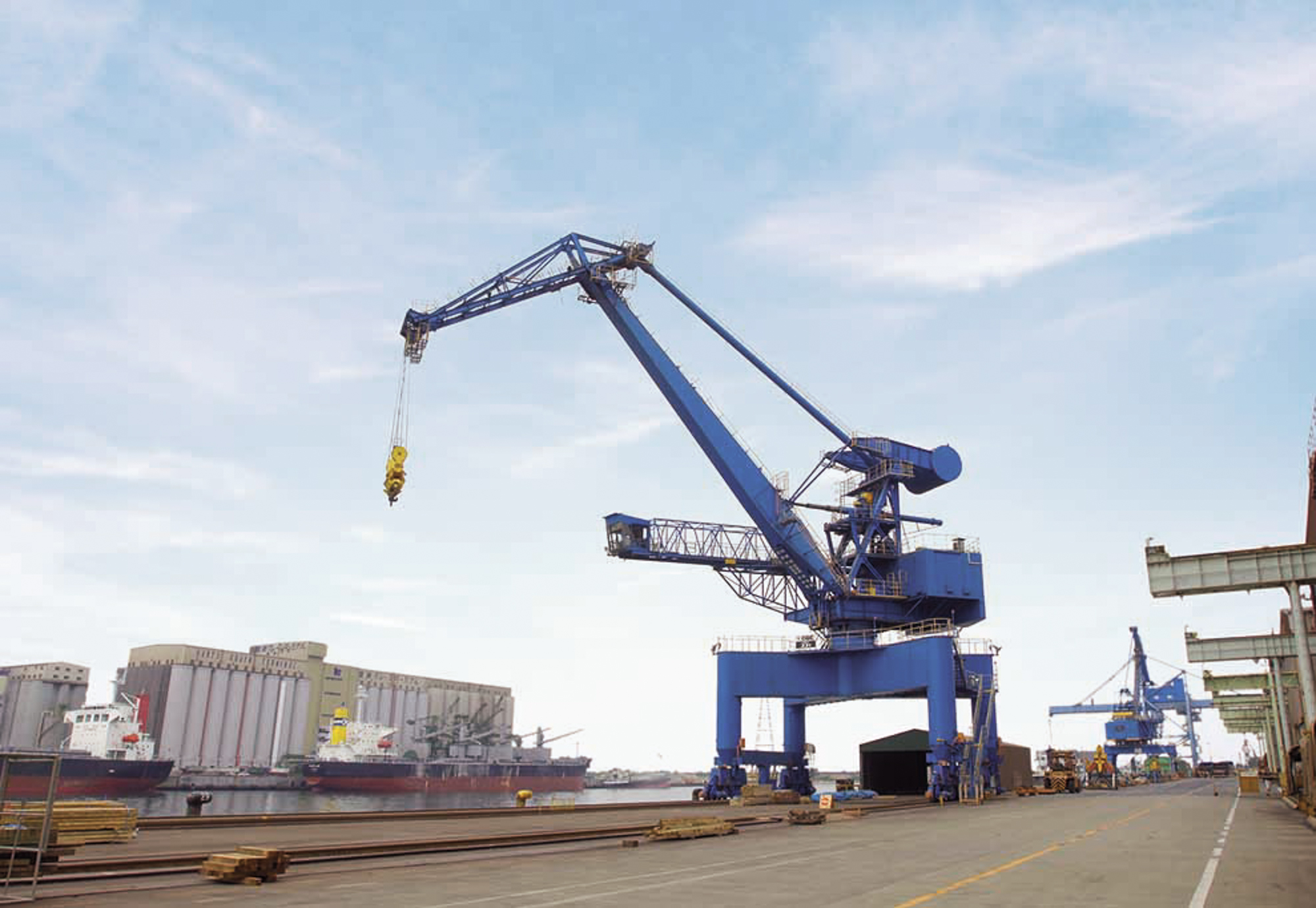 Luffing Jib Crane